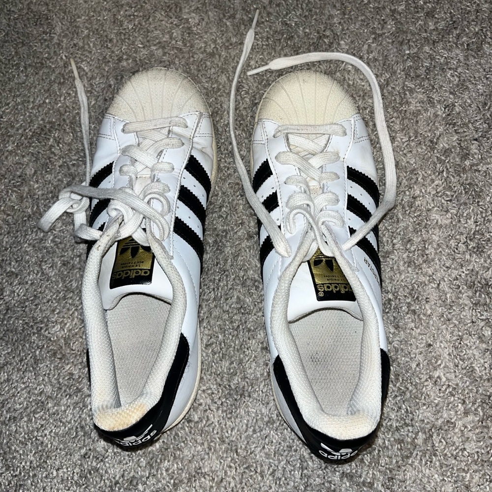 Adidas superstars size 6